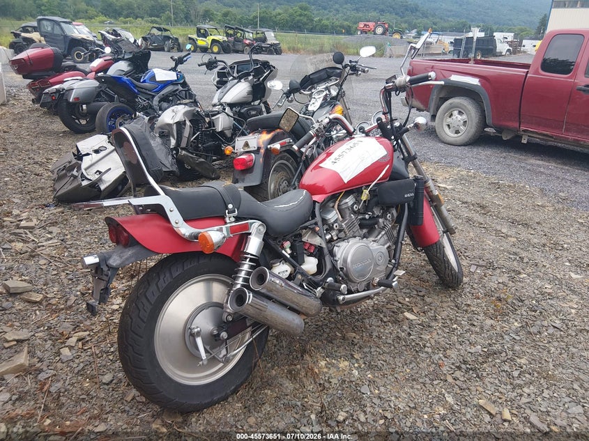 1987 Honda Vf700 VIN JH2RC2105HM300654 IAAI salvage auction — NORMAL WEAR, Clear (Pennsylvania), sold $100 on 2026-07-15 (photo 4)