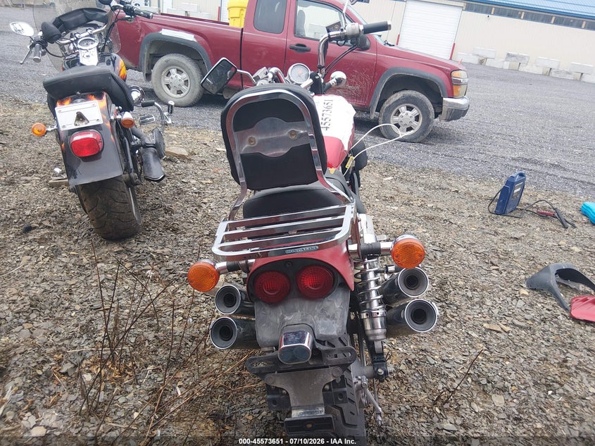 1987 Honda Vf700 VIN JH2RC2105HM300654 IAAI salvage auction — NORMAL WEAR, Clear (Pennsylvania), sold $100 on 2026-07-15 (photo 6)