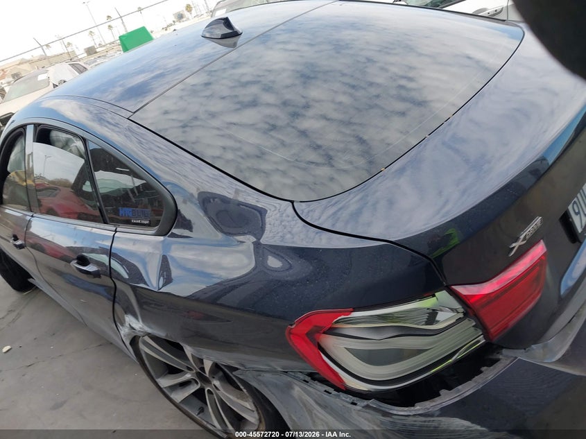 2018 BMW 4er VIN WBA4J7C57JBH15569 IAAI salvage auction — SIDE, Wait Title, sold $4,400 on 2026-07-31 (photo 3)