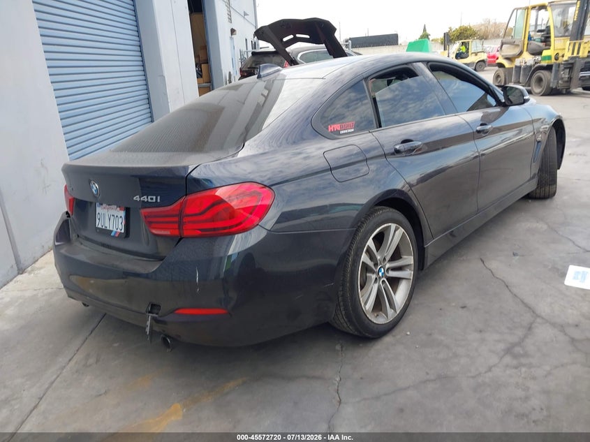 2018 BMW 4er VIN WBA4J7C57JBH15569 IAAI salvage auction — SIDE, Wait Title, sold $4,400 on 2026-07-31 (photo 4)