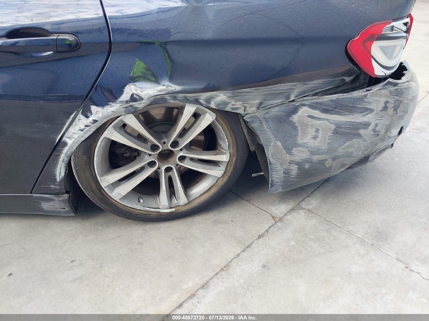 2018 BMW 4er VIN WBA4J7C57JBH15569 IAAI salvage auction — SIDE, Wait Title, sold $4,400 on 2026-07-31 (photo 6)