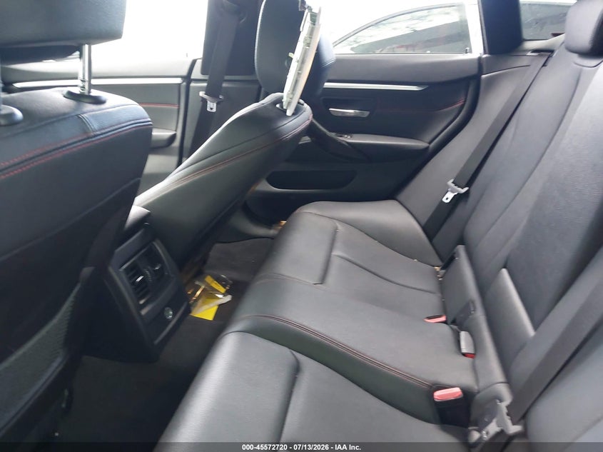 2018 BMW 4er VIN WBA4J7C57JBH15569 IAAI salvage auction — SIDE, Wait Title, sold $4,400 on 2026-07-31 (photo 8)