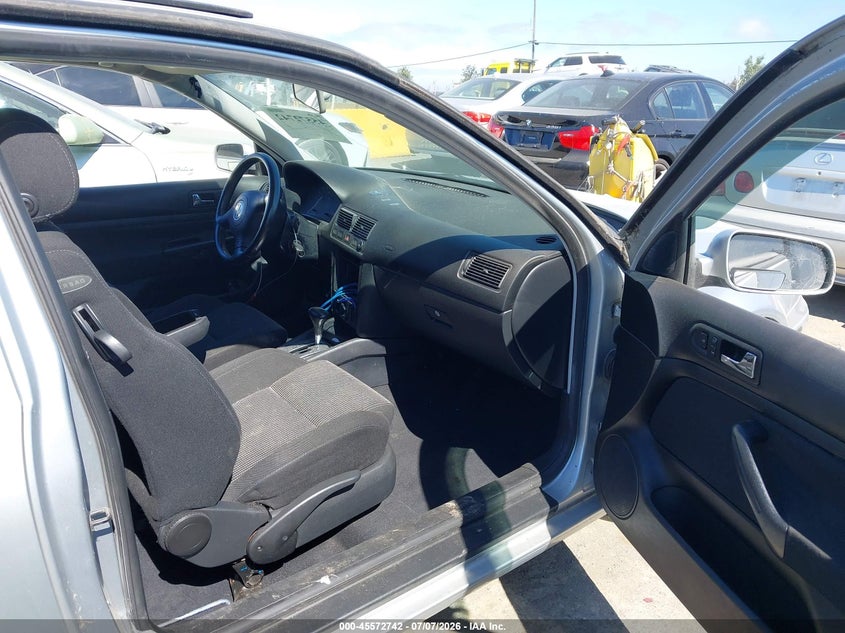 2005 Volkswagen Gti VIN 9BWDE61J054027167 IAAI salvage auction — NORMAL WEAR, Clear - Dealer Only (California), sold $1,350 on 2026-07-30 (photo 5)