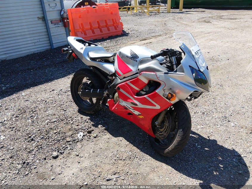2002 Honda Cbr600 VIN JH2PC35002M305159 IAAI salvage auction — FRONT END, Clear (Virginia), sold $25 on 2026-07-28 (photo 1)