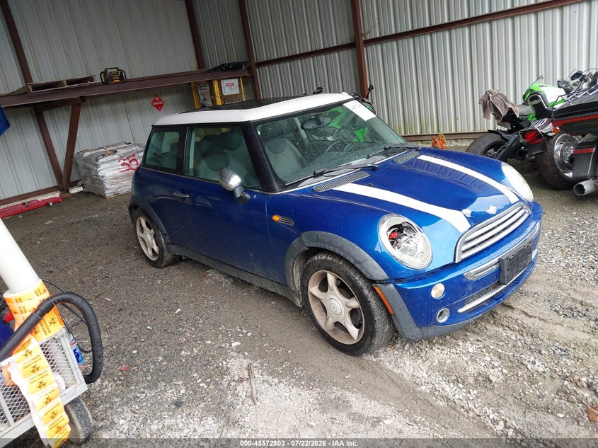 2005 Mini Cooper VIN WMWRC33545TK61061 IAAI salvage auction — FRONT END, Clear (Virginia), sold $1,300 on 2026-08-11 (photo 1)
