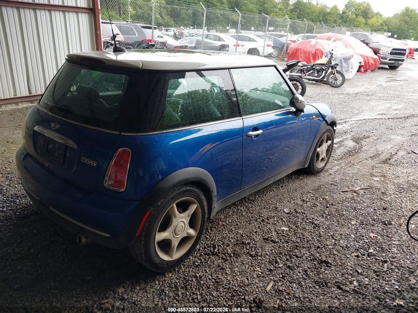 2005 Mini Cooper VIN WMWRC33545TK61061 IAAI salvage auction — FRONT END, Clear (Virginia), sold $1,300 on 2026-08-11 (photo 4)