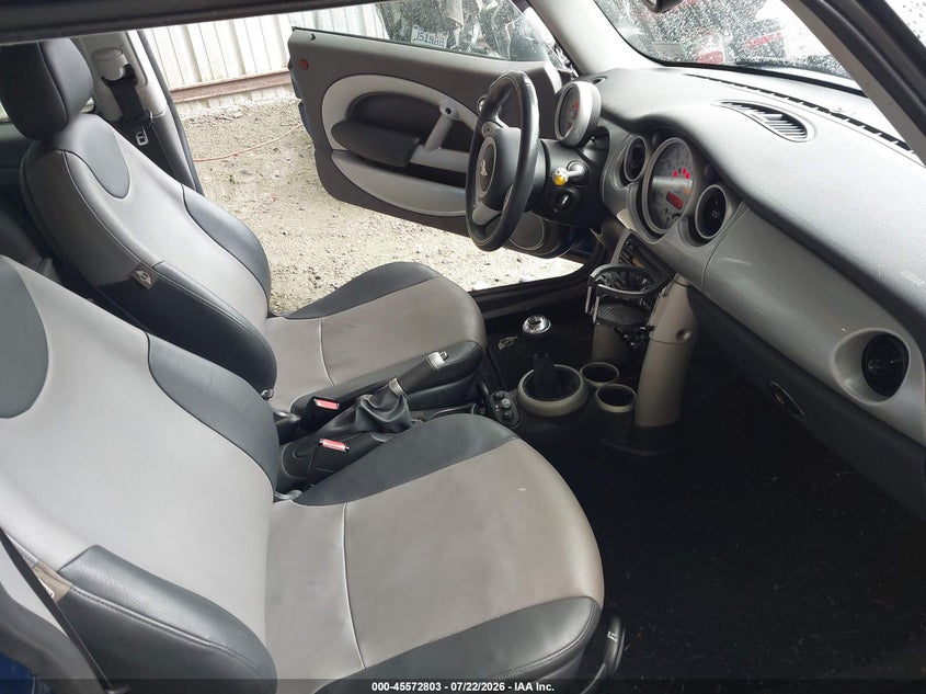 2005 Mini Cooper VIN WMWRC33545TK61061 IAAI salvage auction — FRONT END, Clear (Virginia), sold $1,300 on 2026-08-11 (photo 5)