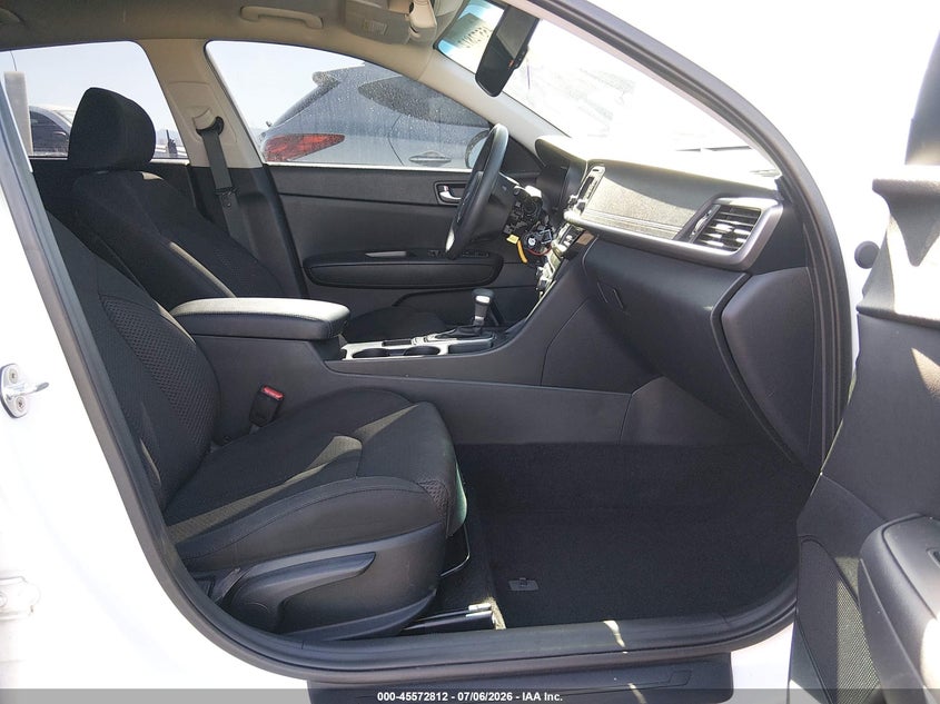 2016 Kia Optima VIN 5XXGT4L38GG051368 IAAI salvage auction — NORMAL WEAR, Salvage Title, sold $1,575 on 2026-07-17 (photo 5)