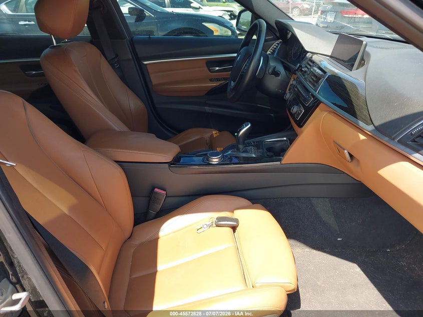 2016 BMW 3er VIN WBA8E3G54GNU05439 IAAI salvage auction — LEFT FRONT, Salvage (Illinois), sold $2,900 on 2026-08-19 (photo 5)