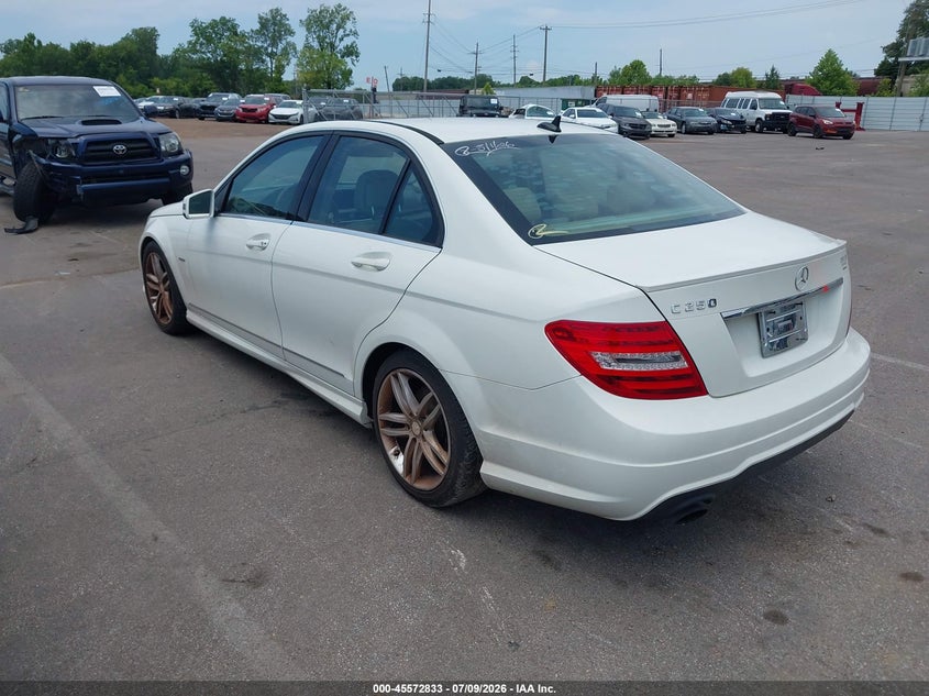 2012 Mercedes-benz C class VIN WDDGF4HB3CA611977 IAAI salvage auction — NORMAL WEAR, Clear (Tennessee), sold $550 on 2026-07-28 (photo 3)