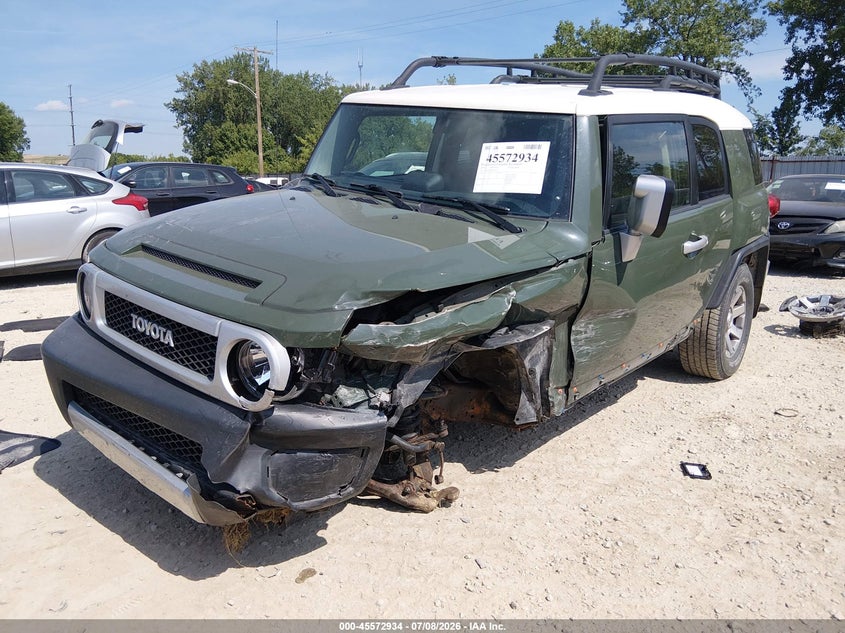 2014 Toyota Fj cruiser VIN JTEBU4BFXEK181752 IAAI salvage auction — LEFT FRONT, Salvage (Ohio), sold $8,200 on 2026-07-29 (photo 2)