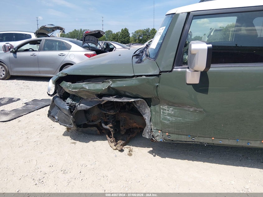 2014 Toyota Fj cruiser VIN JTEBU4BFXEK181752 IAAI salvage auction — LEFT FRONT, Salvage (Ohio), sold $8,200 on 2026-07-29 (photo 6)