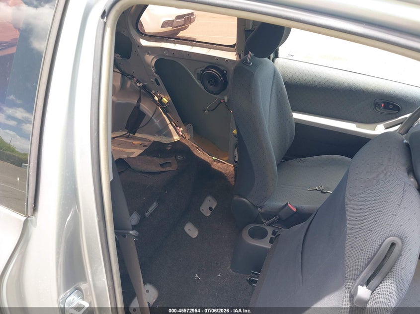 2011 Toyota Yaris VIN JTDJT4K31B5331069 IAAI salvage auction — NORMAL WEAR, Clear (Hawaii), sold $100 on 2026-07-21 (photo 8)