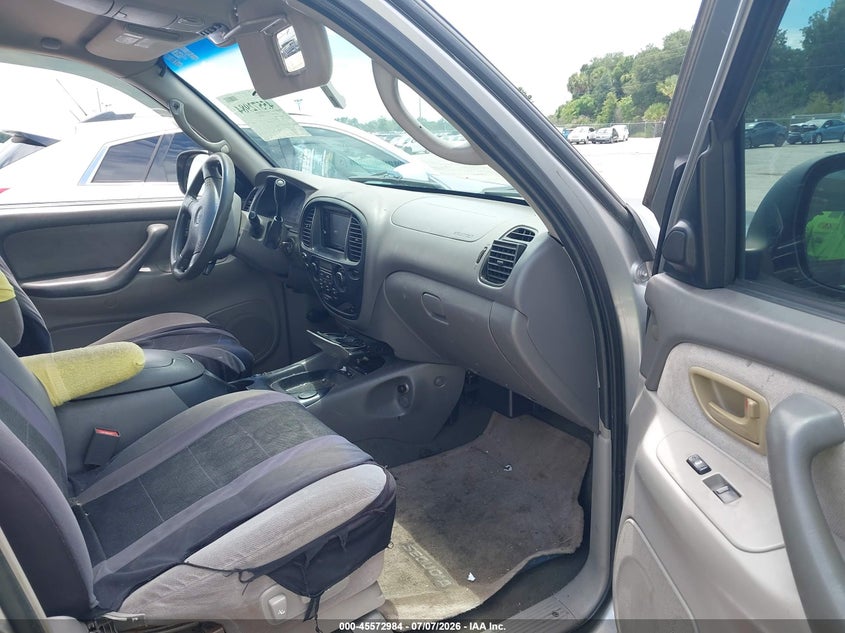 2002 Toyota Sequoia VIN 5TDZT34A02S075803 IAAI salvage auction — NORMAL WEAR, Clear (Florida), sold $675 on 2026-07-29 (photo 5)