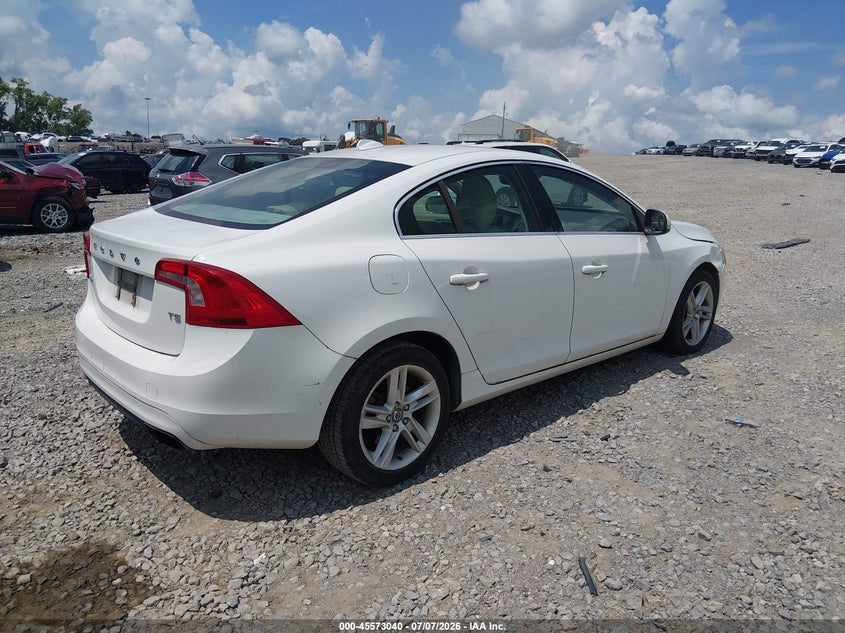2015 Volvo S60 VIN YV126MFK7F2336873 IAAI salvage auction — NORMAL WEAR, Clear (Tennessee), sold $1,350 on 2026-07-30 (photo 4)