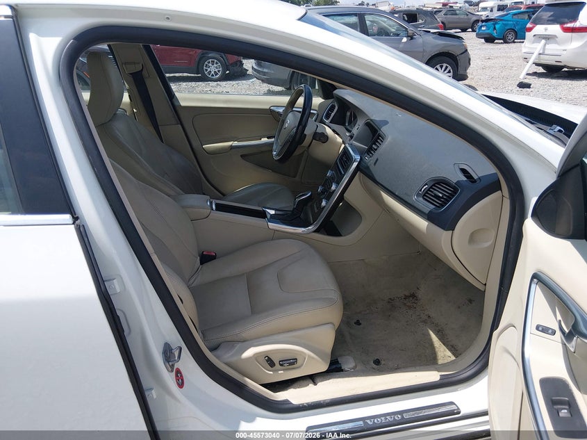 2015 Volvo S60 VIN YV126MFK7F2336873 IAAI salvage auction — NORMAL WEAR, Clear (Tennessee), sold $1,350 on 2026-07-30 (photo 5)