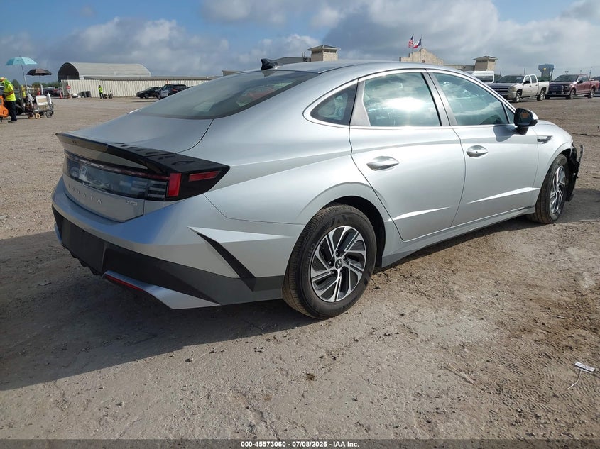 2026 Hyundai Sonata VIN KMHL24JJ0TA145197 IAAI salvage auction — RIGHT FRONT, Enterprise Vehicles Clear Only (Illinois), sold $15,150 on 2026-07-13 (photo 4)