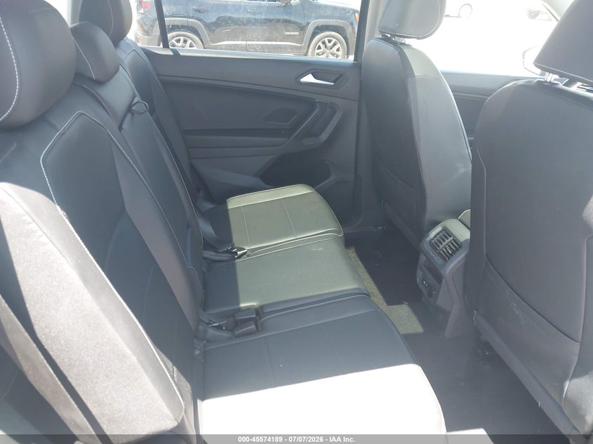 2021 Volkswagen Tiguan VIN 3VV3B7AX9MM058446 IAAI salvage auction — RIGHT FRONT, Salvage Title, sold $6,600 on 2026-08-10 (photo 8)