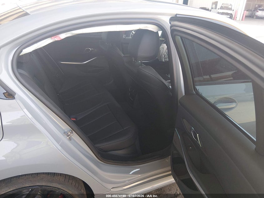 2025 BMW 3er VIN 3MW59FT04S8F72320 IAAI salvage auction — FRONT END, Salvage Title, sold $16,200 on 2026-08-03 (photo 8)