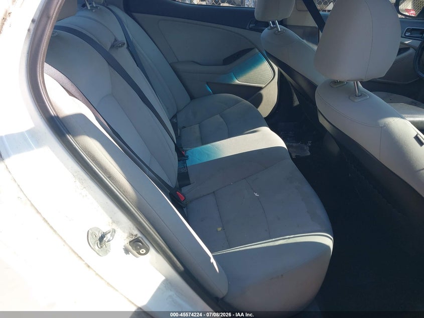2014 Kia Optima VIN KNAGM4A71E5507891 IAAI salvage auction — NORMAL WEAR, Clear (Massachusetts), sold $425 on 2026-07-28 (photo 8)