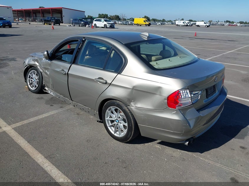 2010 BMW 3 series VIN WBAPH5G54ANM35742 IAAI salvage auction — SIDE, Salvage (California), sold $325 on 2026-07-25 (photo 3)