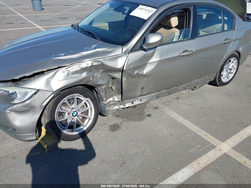 2010 BMW 3 series VIN WBAPH5G54ANM35742 IAAI salvage auction — SIDE, Salvage (California), sold $325 on 2026-07-25 (photo 6)