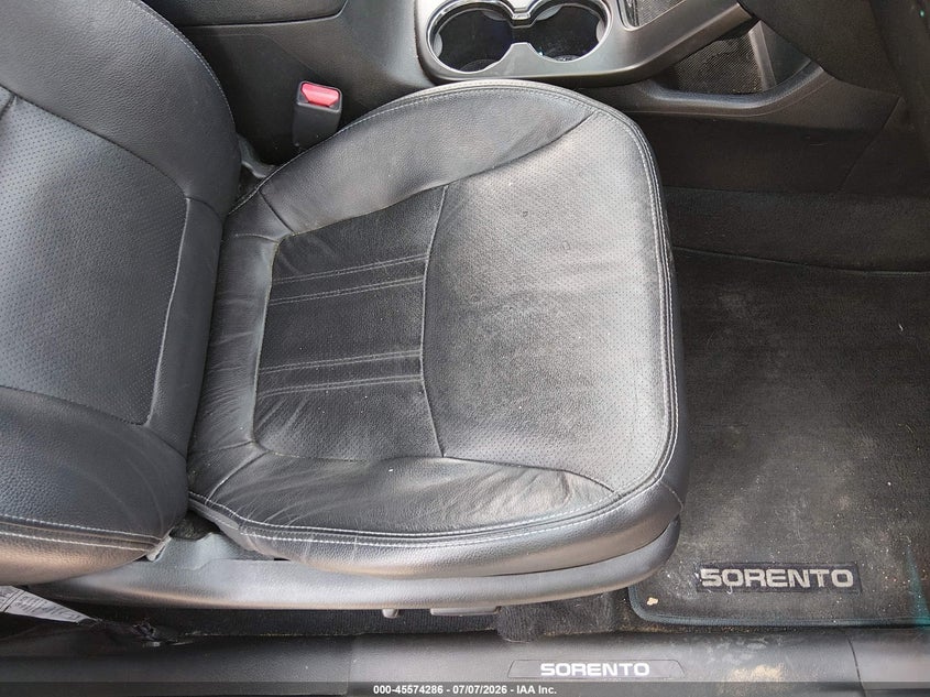 2013 Kia Sorento VIN 5XYKW4A22DG387018 IAAI salvage auction — NORMAL WEAR, Clear (Colorado), sold $950 on 2026-07-15 (photo 8)