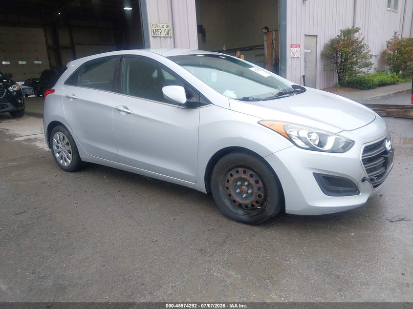 2017 Hyundai Elantra VIN KMHD35LH3HU369376 IAAI salvage auction — NORMAL WEAR, Clear (New York), sold $500 on 2026-07-29 (photo 1)