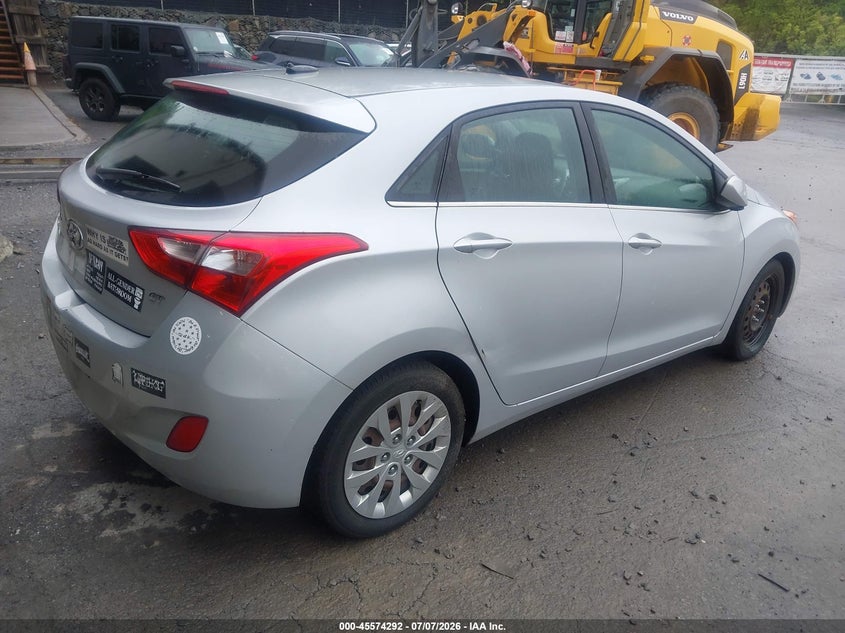 2017 Hyundai Elantra VIN KMHD35LH3HU369376 IAAI salvage auction — NORMAL WEAR, Clear (New York), sold $500 on 2026-07-29 (photo 4)
