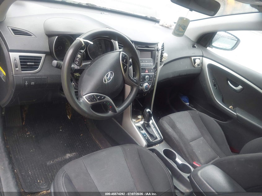 2017 Hyundai Elantra VIN KMHD35LH3HU369376 IAAI salvage auction — NORMAL WEAR, Clear (New York), sold $500 on 2026-07-29 (photo 5)