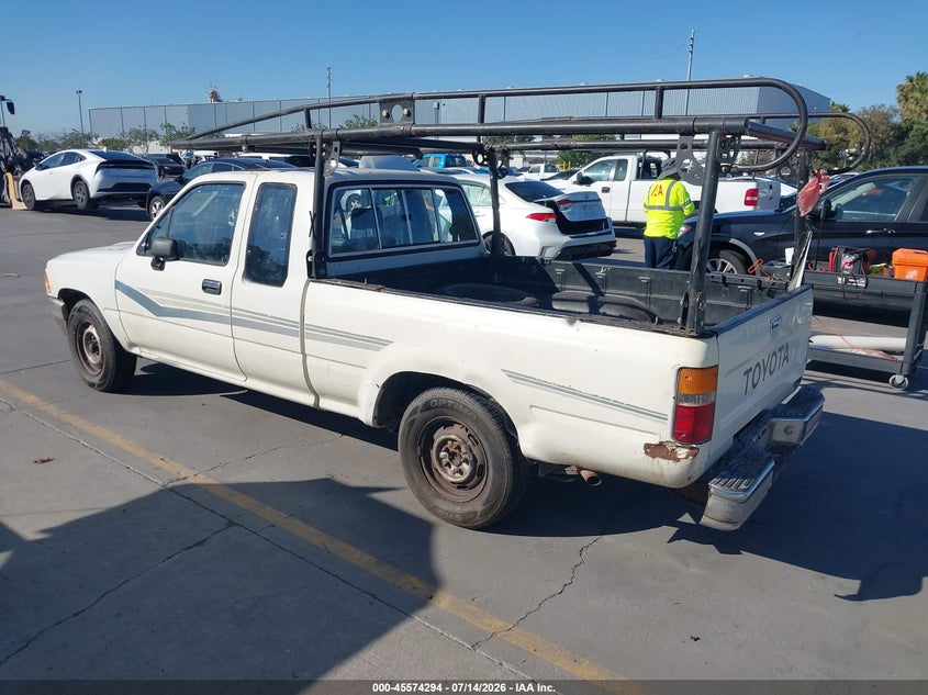 1990 Toyota Pickup VIN JT4RN93PXL5025114 IAAI salvage auction — NORMAL WEAR, Clear - Dealer Only (California), sold $2,250 on 2026-07-20 (photo 3)