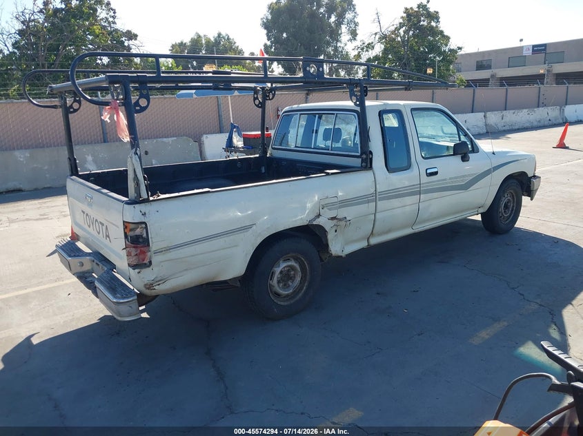 1990 Toyota Pickup VIN JT4RN93PXL5025114 IAAI salvage auction — NORMAL WEAR, Clear - Dealer Only (California), sold $2,250 on 2026-07-20 (photo 4)