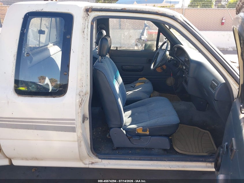1990 Toyota Pickup VIN JT4RN93PXL5025114 IAAI salvage auction — NORMAL WEAR, Clear - Dealer Only (California), sold $2,250 on 2026-07-20 (photo 5)
