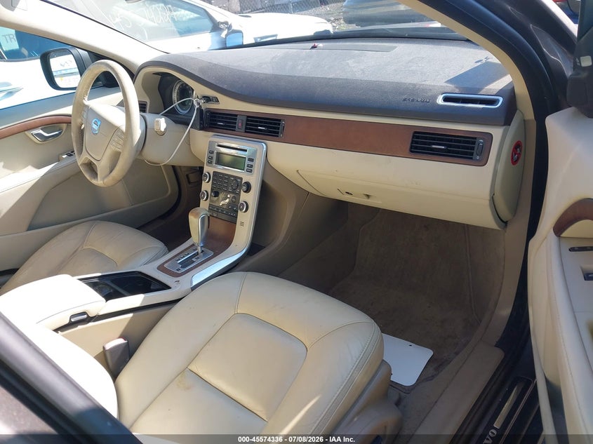 2011 Volvo Xc70 VIN YV4940BZ8B1114796 IAAI salvage auction — NORMAL WEAR, Clear (Massachusetts), sold $375 on 2026-07-21 (photo 4)