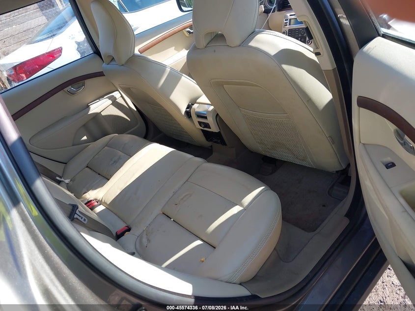 2011 Volvo Xc70 VIN YV4940BZ8B1114796 IAAI salvage auction — NORMAL WEAR, Clear (Massachusetts), sold $375 on 2026-07-21 (photo 7)