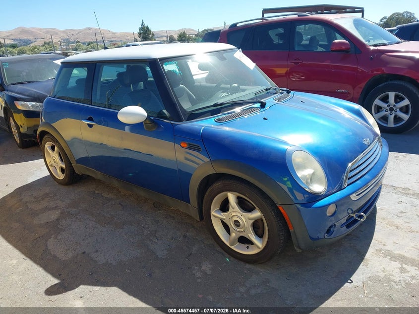 2006 Mini Cooper VIN WMWRC33526TK17951 IAAI salvage auction — NORMAL WEAR, Clear - Dealer Only (California), sold $550 on 2026-07-23 (photo 1)