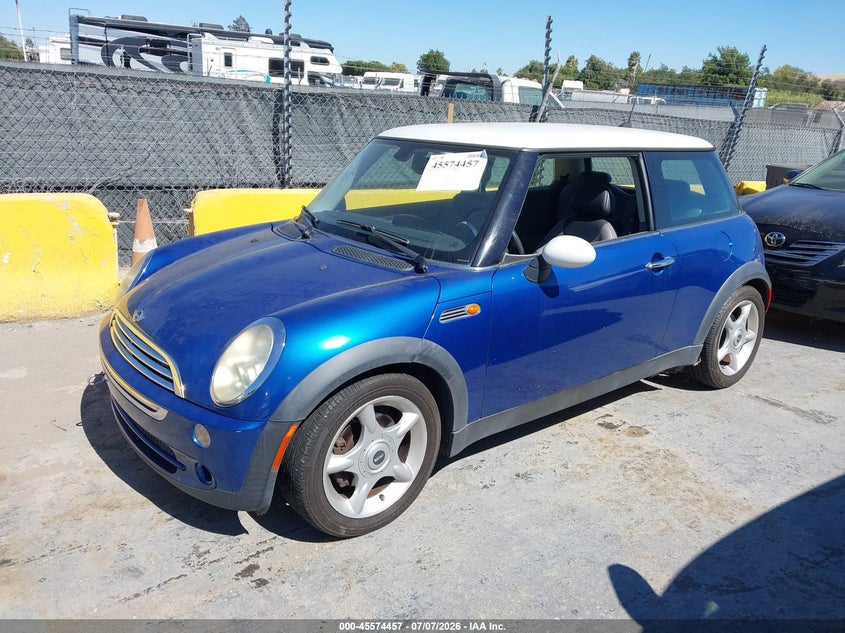 2006 Mini Cooper VIN WMWRC33526TK17951 IAAI salvage auction — NORMAL WEAR, Clear - Dealer Only (California), sold $550 on 2026-07-23 (photo 2)