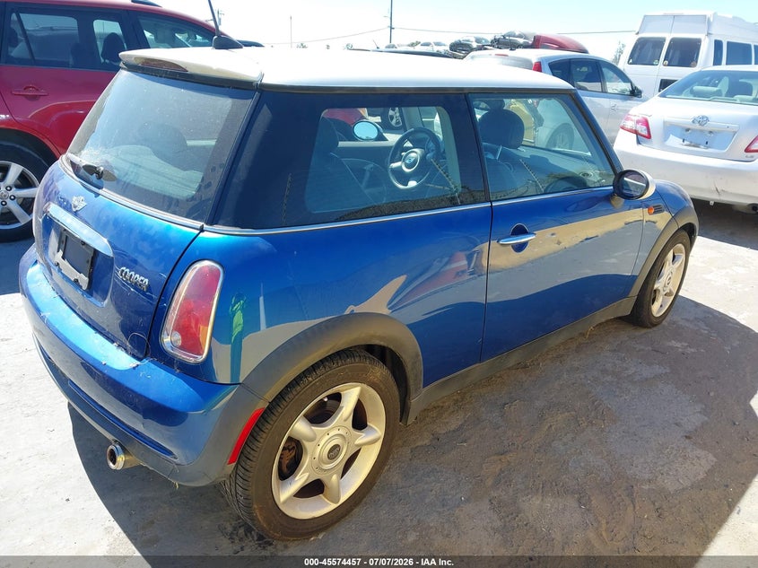 2006 Mini Cooper VIN WMWRC33526TK17951 IAAI salvage auction — NORMAL WEAR, Clear - Dealer Only (California), sold $550 on 2026-07-23 (photo 4)