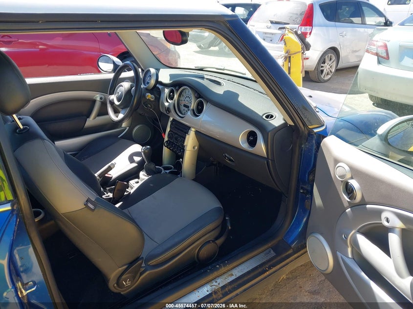 2006 Mini Cooper VIN WMWRC33526TK17951 IAAI salvage auction — NORMAL WEAR, Clear - Dealer Only (California), sold $550 on 2026-07-23 (photo 5)