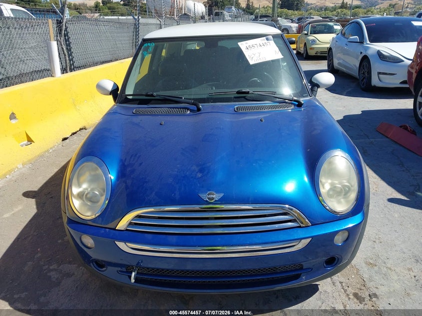 2006 Mini Cooper VIN WMWRC33526TK17951 IAAI salvage auction — NORMAL WEAR, Clear - Dealer Only (California), sold $550 on 2026-07-23 (photo 6)