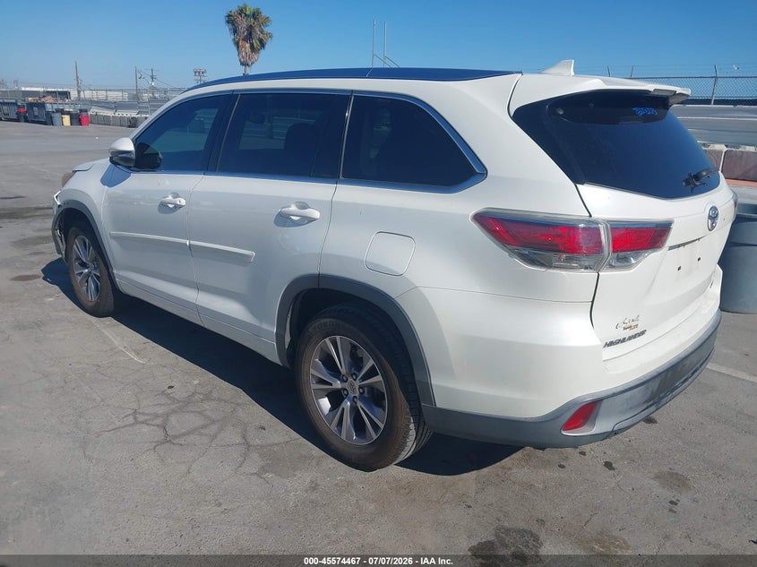 2015 Toyota Highlander VIN 5TDKKRFH9FS118817 IAAI salvage auction — FRONT END, Salvage (Arizona), sold $4,250 on 2026-07-29 (photo 3)