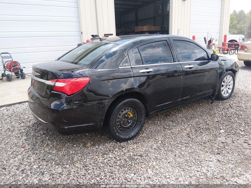 2011 Chrysler 200 VIN 1C3BC2FG9BN596784 IAAI salvage auction — NORMAL WEAR, Clear (Alabama), sold $300 on 2026-07-27 (photo 4)