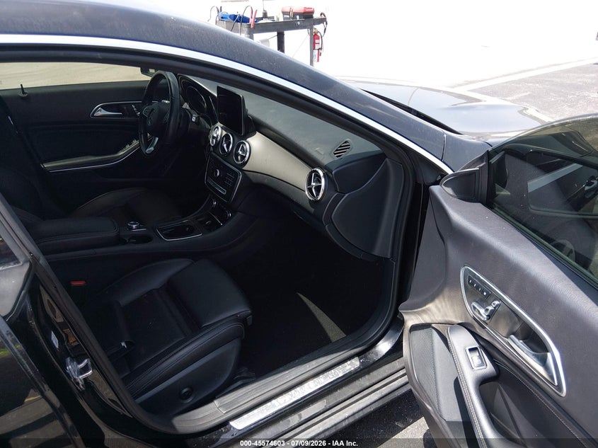 2019 Mercedes-benz Cla-klasse VIN WDDSJ4GB3KN709117 IAAI salvage auction — WATER/FLOOD, Rebuildable (Florida), sold $4,900 on 2026-08-05 (photo 5)