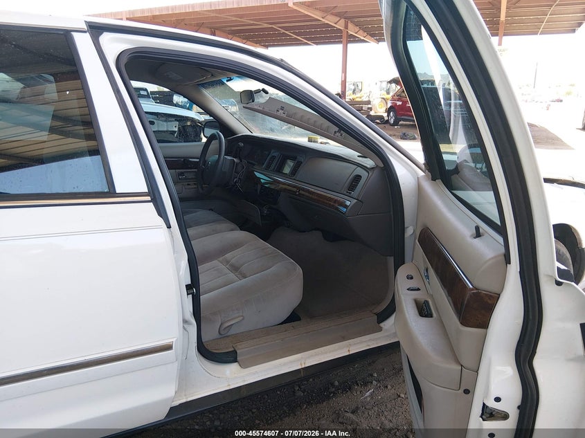 2006 Mercury Grand marquis VIN 2MEFM74VX6X650072 IAAI salvage auction — RIGHT FRONT, Salvage (Arizona), sold $275 on 2026-07-28 (photo 5)