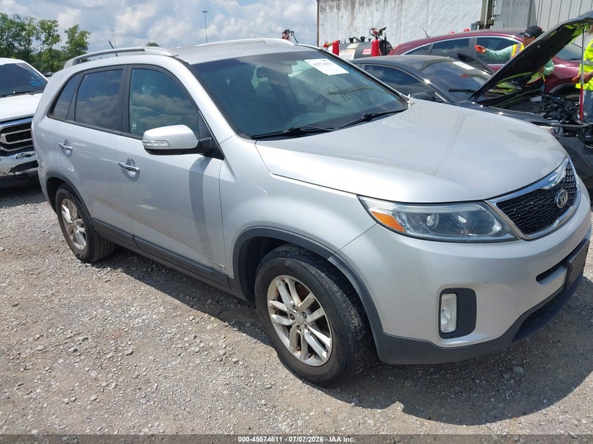 2015 Kia Sorento VIN 5XYKTCA61FG585176 IAAI salvage auction — NORMAL WEAR, Clear (Tennessee), sold $875 on 2026-07-23 (photo 1)