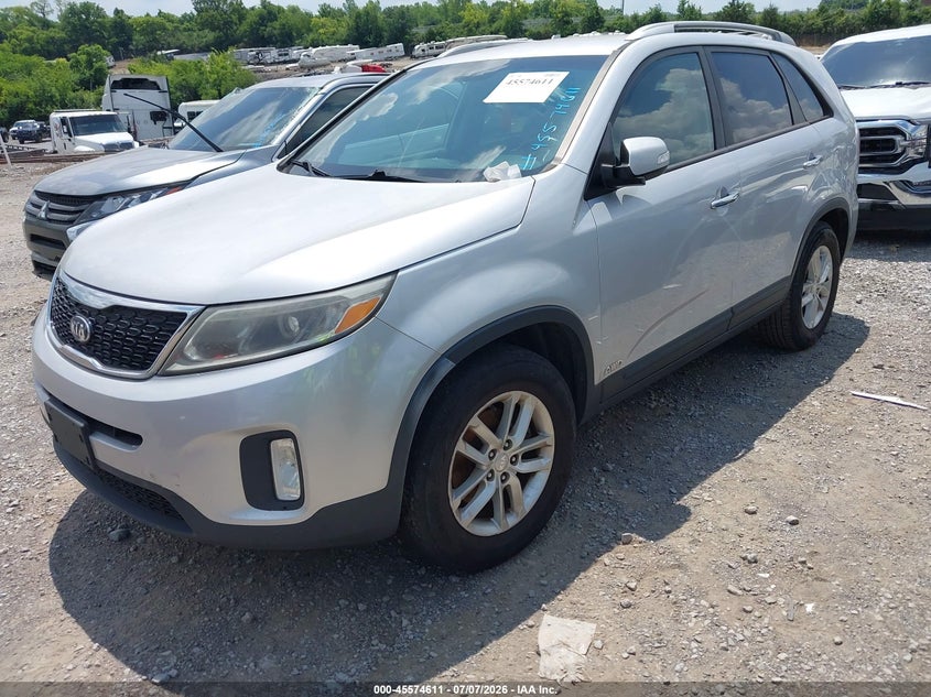 2015 Kia Sorento VIN 5XYKTCA61FG585176 IAAI salvage auction — NORMAL WEAR, Clear (Tennessee), sold $875 on 2026-07-23 (photo 2)