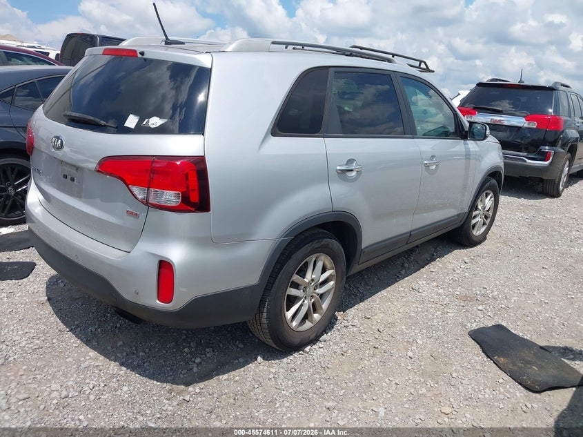 2015 Kia Sorento VIN 5XYKTCA61FG585176 IAAI salvage auction — NORMAL WEAR, Clear (Tennessee), sold $875 on 2026-07-23 (photo 4)