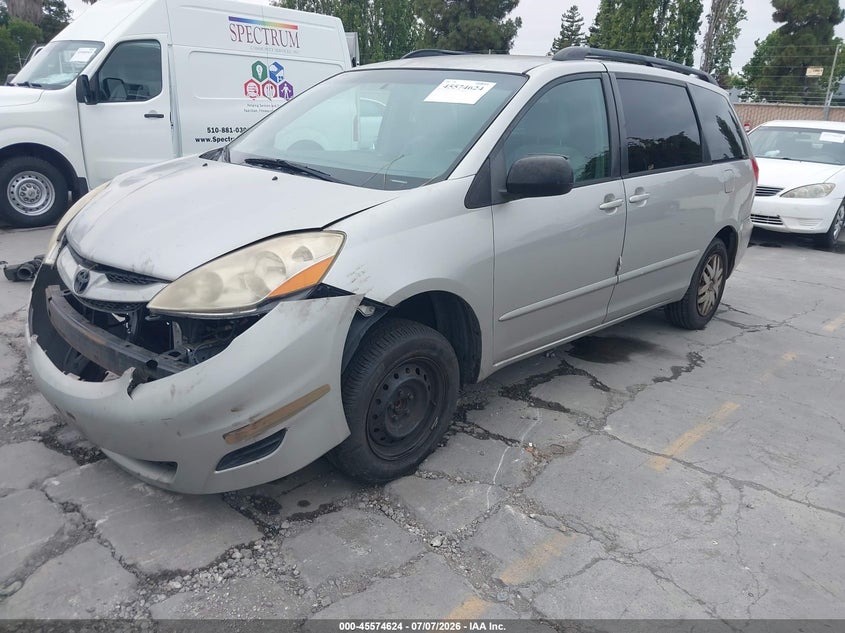 2008 Toyota Sienna VIN 5TDZK23C08S119100 IAAI salvage auction — NORMAL WEAR, Clear - Dealer Only (California), sold $550 on 2026-07-29 (photo 2)