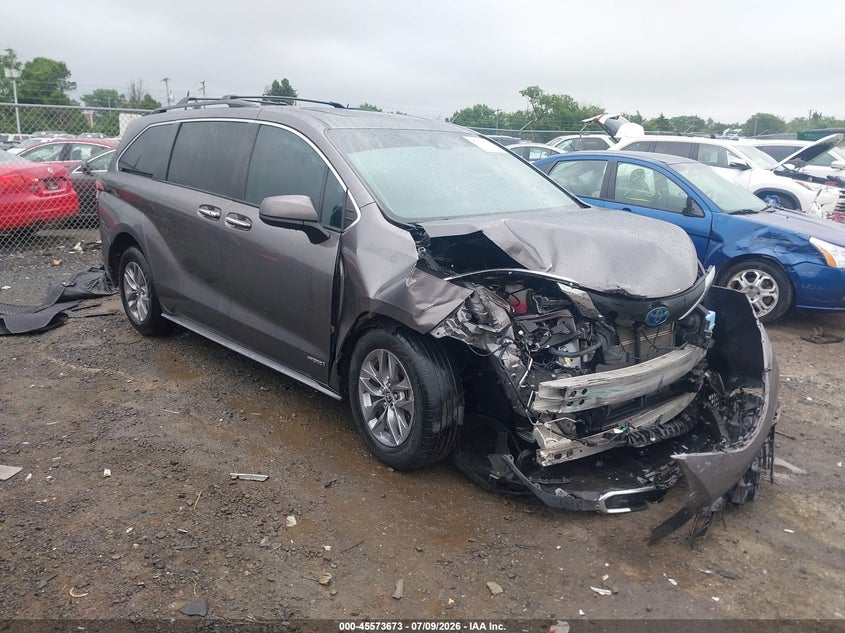 2021 Toyota Sienna VIN 5TDJSKFC7MS023516 — IAAI salvage auction photo
