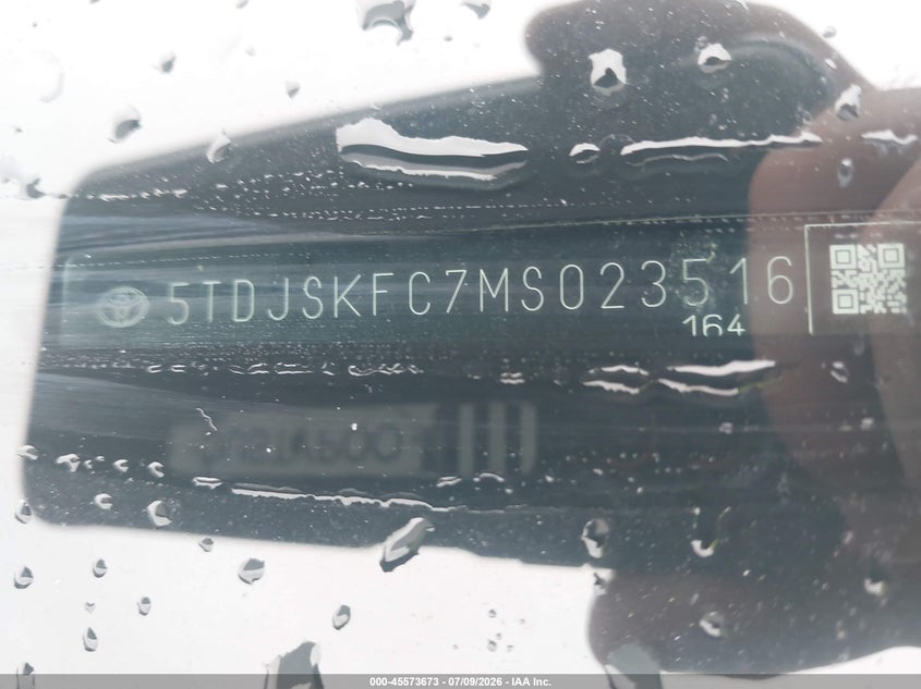 2021 Toyota Sienna VIN 5TDJSKFC7MS023516 IAAI salvage auction — RIGHT FRONT, Salvage Title, sold $9,600 on 2026-08-21 (photo 9)